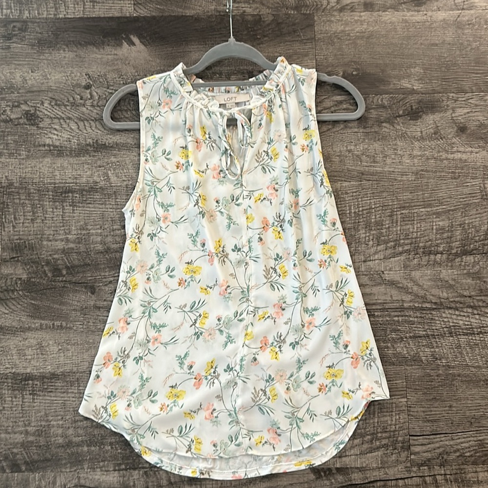Flower top ✨🌸 - Picture 2 of 3
